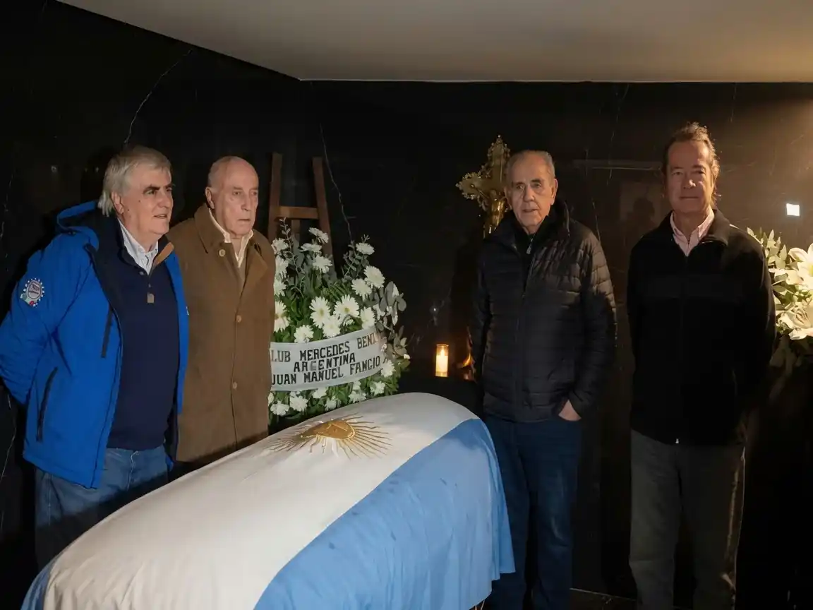 La delegación marplatense dijo presente en el homenaje a Fangio.