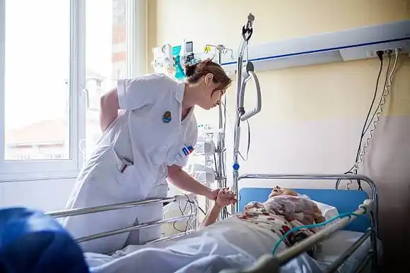 LlANTO DE IMPOTENCIA desgarra a enfermera, sus razones te sorprenderán