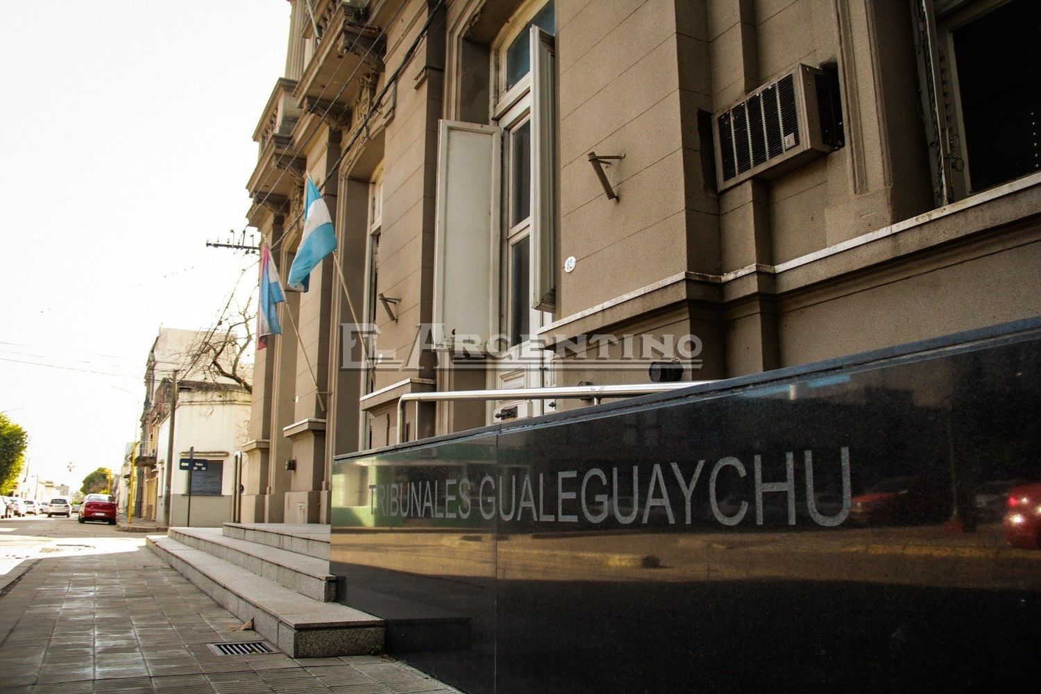 Un joven y un hombre fueron condenados por abusar de una menor