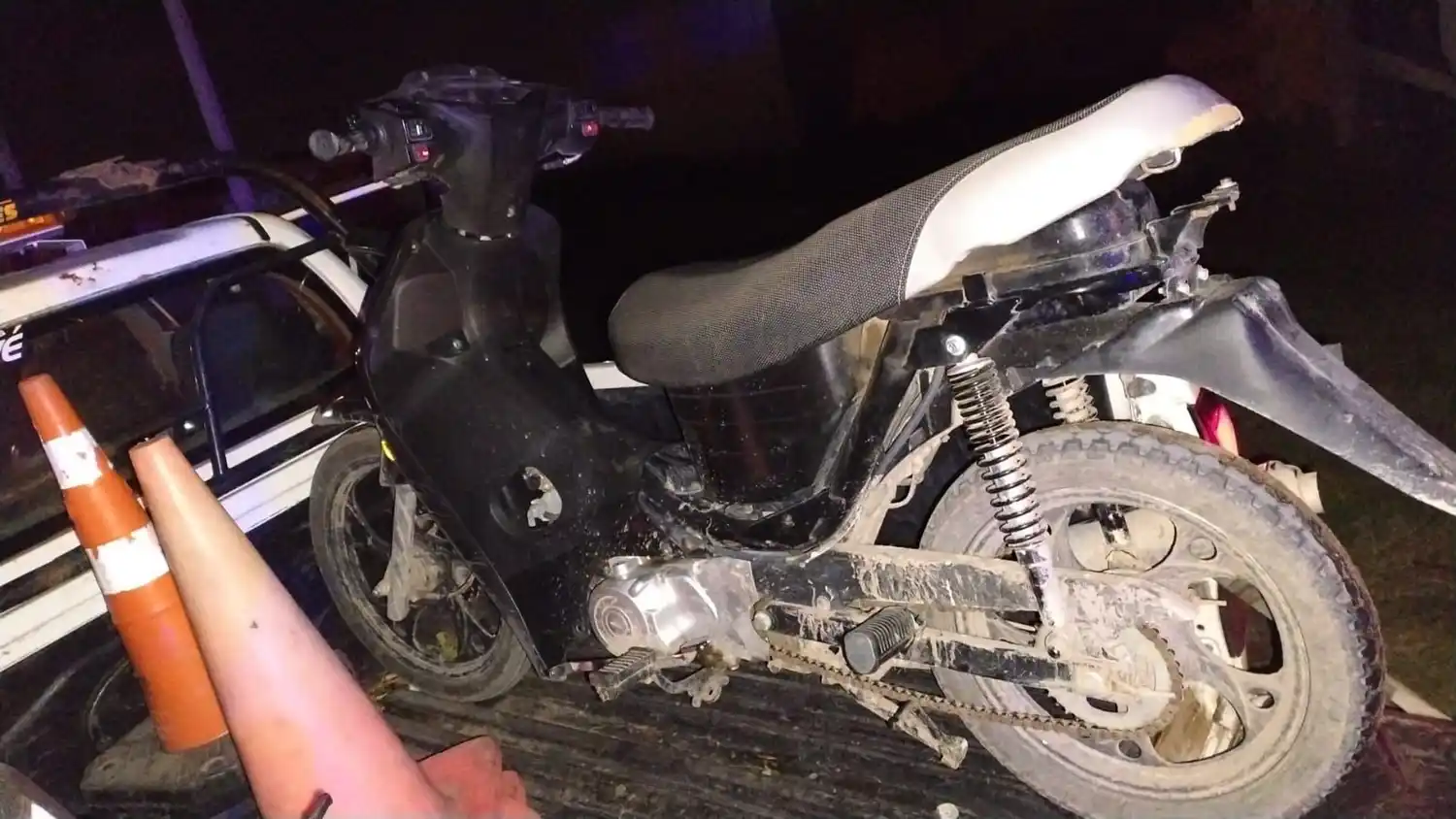 Moto secuestrada en un local de la 44