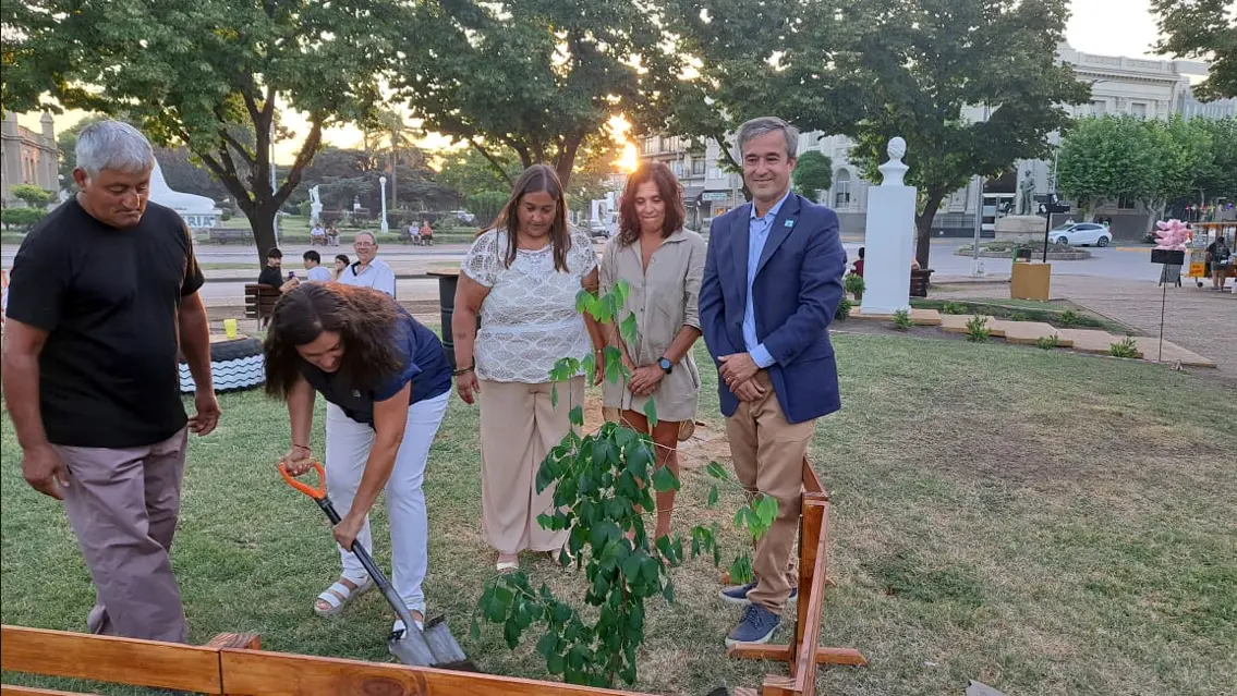 Ceremonia protocolar. Contó con la presencia del intendente Pablo Barrena