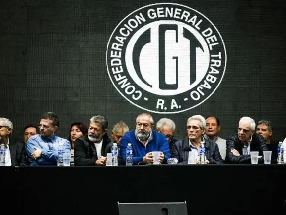 La CGT presentó un amparo judicial para frenar el decreto de Milei que limitó el derecho a huelga