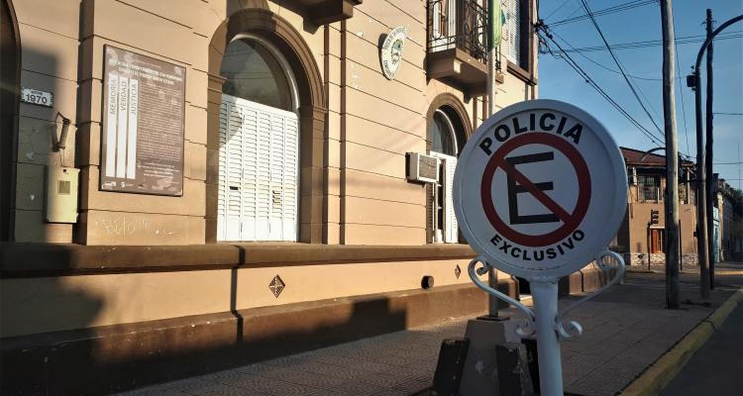 Condenaron a un policía por pedir $ 5.000 para devolver una moto en la Comisaría