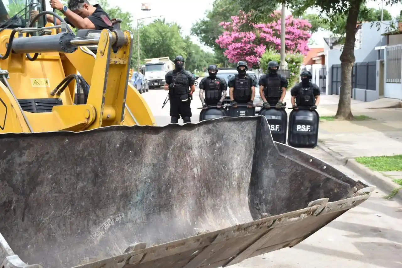Provincia derrumbó el búnker N° 100 de venta de drogas en Venado Tuerto