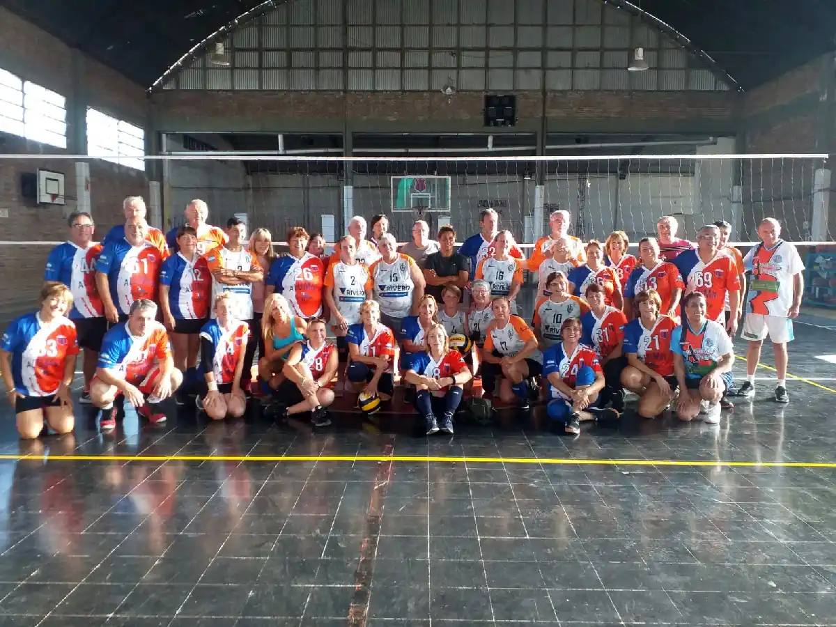 Los Cardenales jugaron y festejaron en Brinkmann