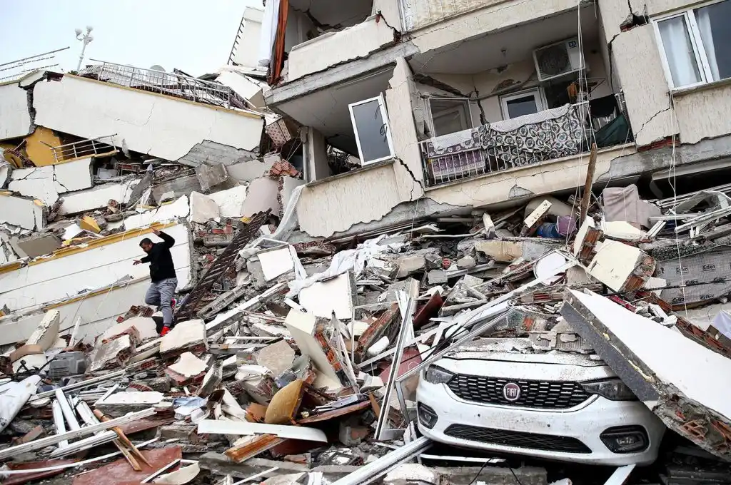 Terremoto en Turquía y Siria: ya son alrededor de 2000 los muertos y miles de desaparecidos