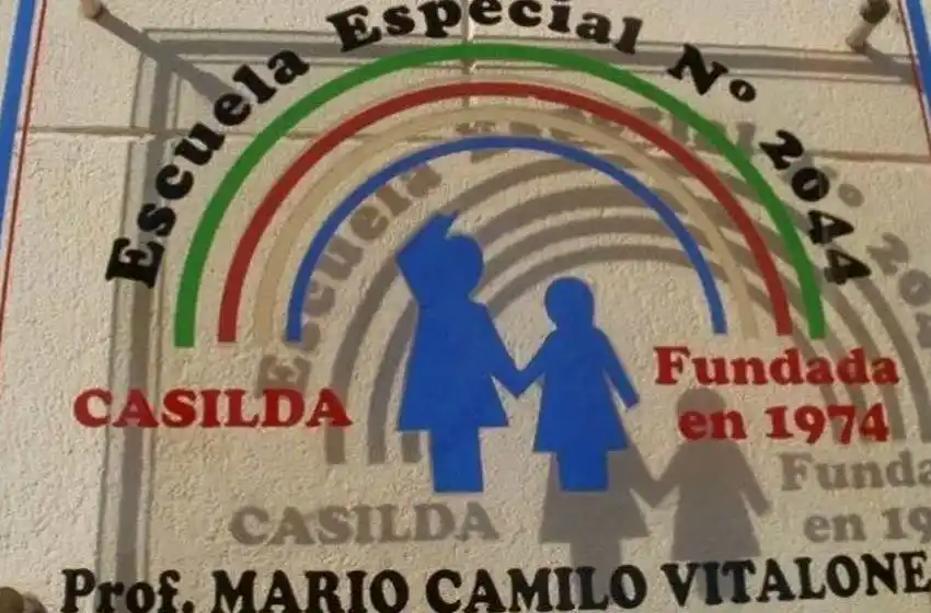 Madre de una nena autista denunció a una maestra por atar a su hija a una silla