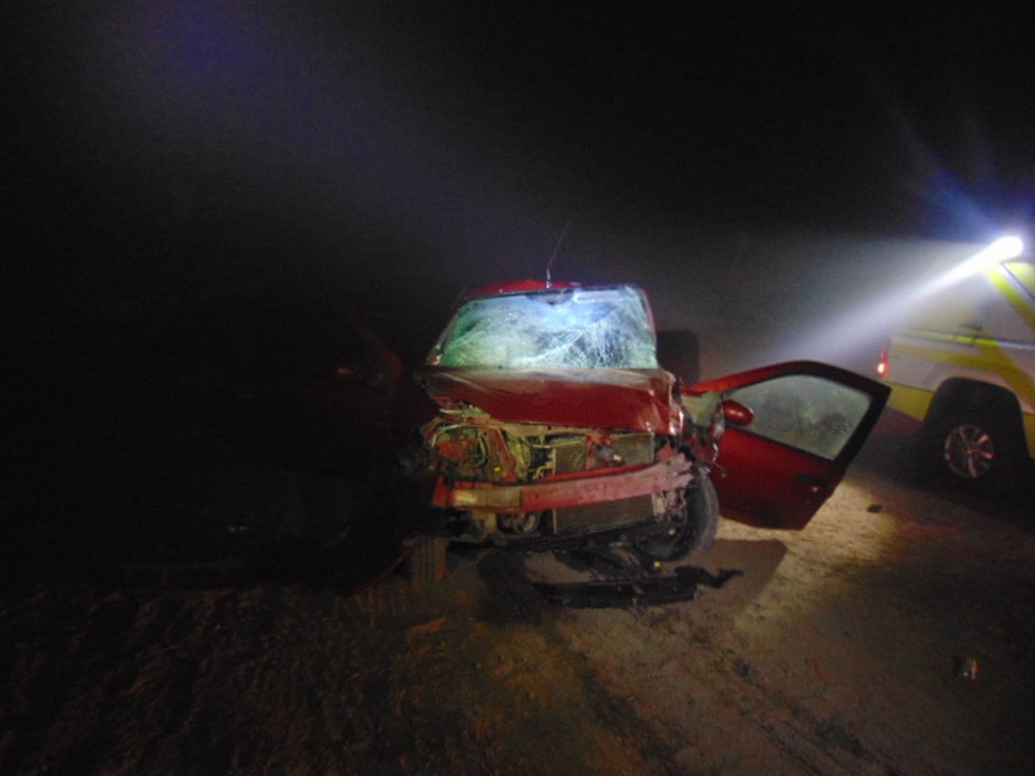 Venado Tuerto: violento accidente en Ruta 8 entre un auto y un camión