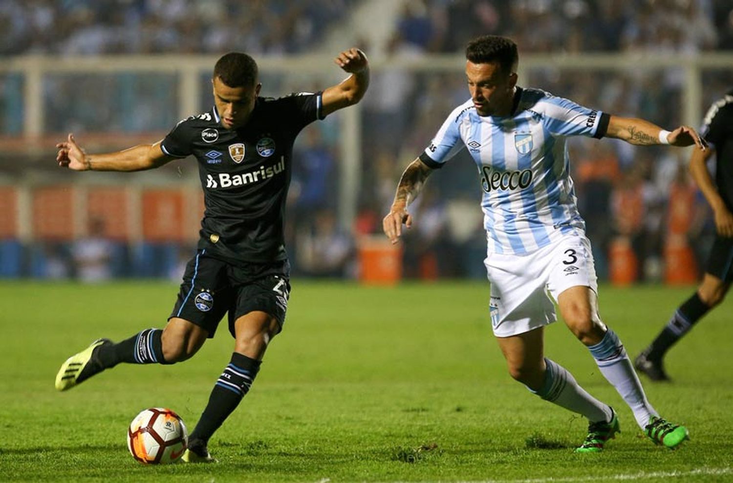 Atlético Tucumán perdió y quedó al borde de la eliminación