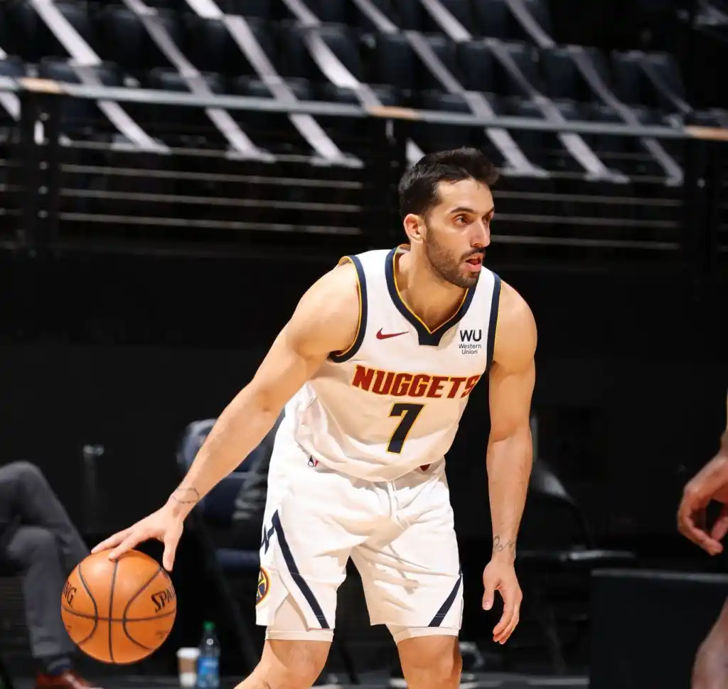 Campazzo debuta en los playoffs frente a Portland 