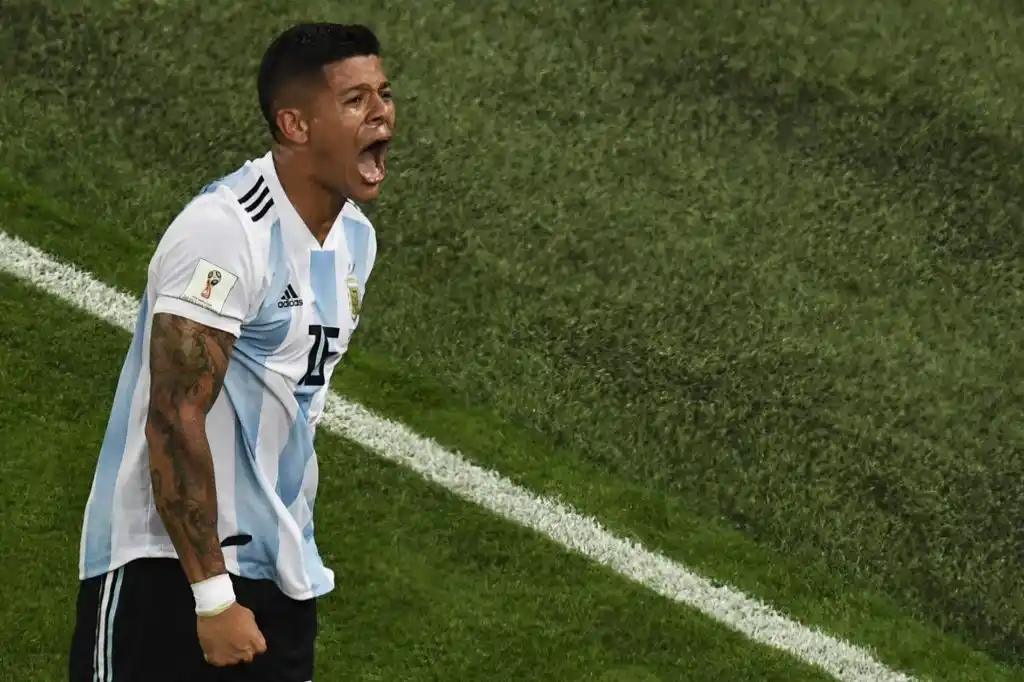En el United, Rojo no  es tenido en cuenta