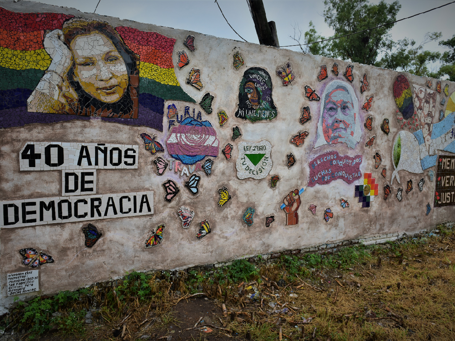 A 40 años de Democracia: el mural que  reivindica  la lucha, la memoria y los derechos