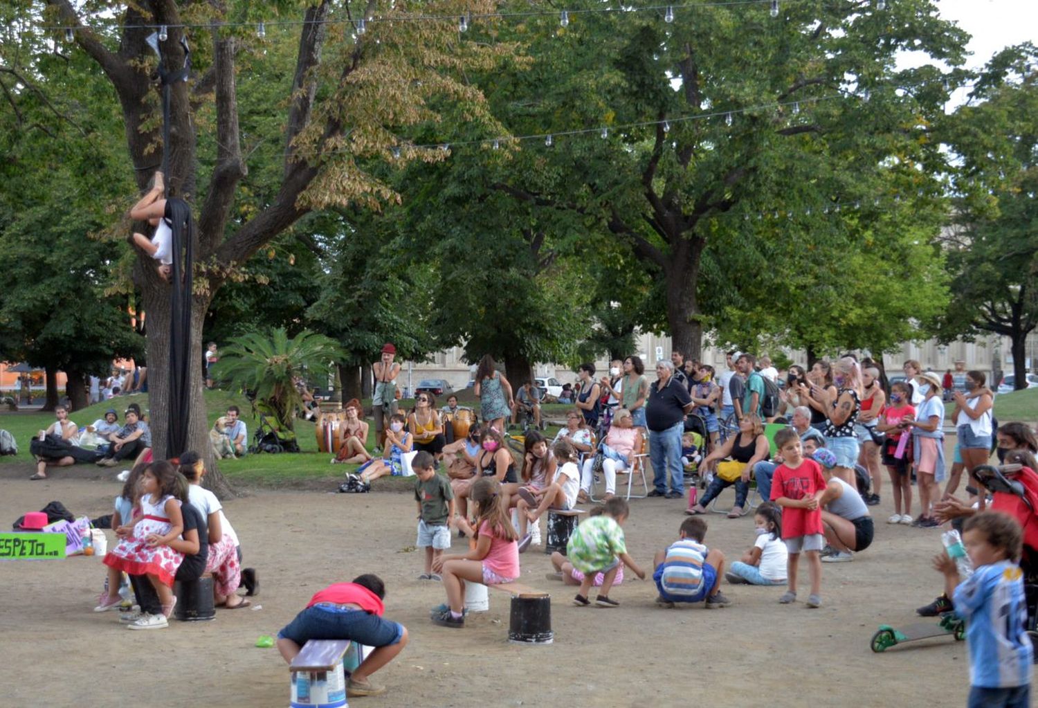 El MTE realizó un festival cultural “en contra de la privatización de espacios públicos”