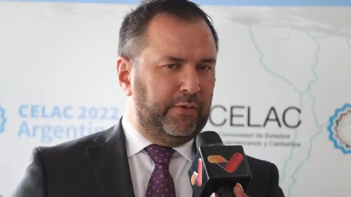 TILDAN DE «IRRESPONSABLE» a Irfaan Alí por invocar al Comando Sur en el Esequibo: «Guyana agrava la controversia»