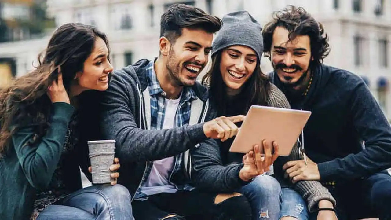 Generación Z: el 96% de los jóvenes cobra menos de $ 50.000