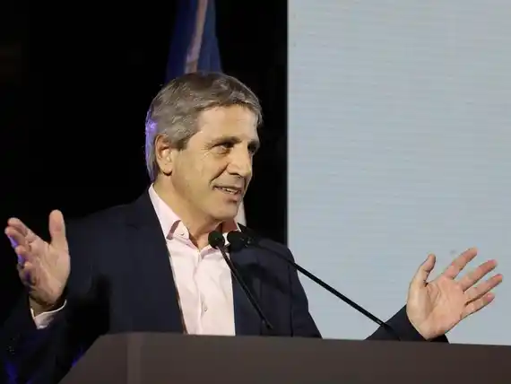 Caputo se reunió con empresas británicas y anticipó que 2026 “será un año espectacular"