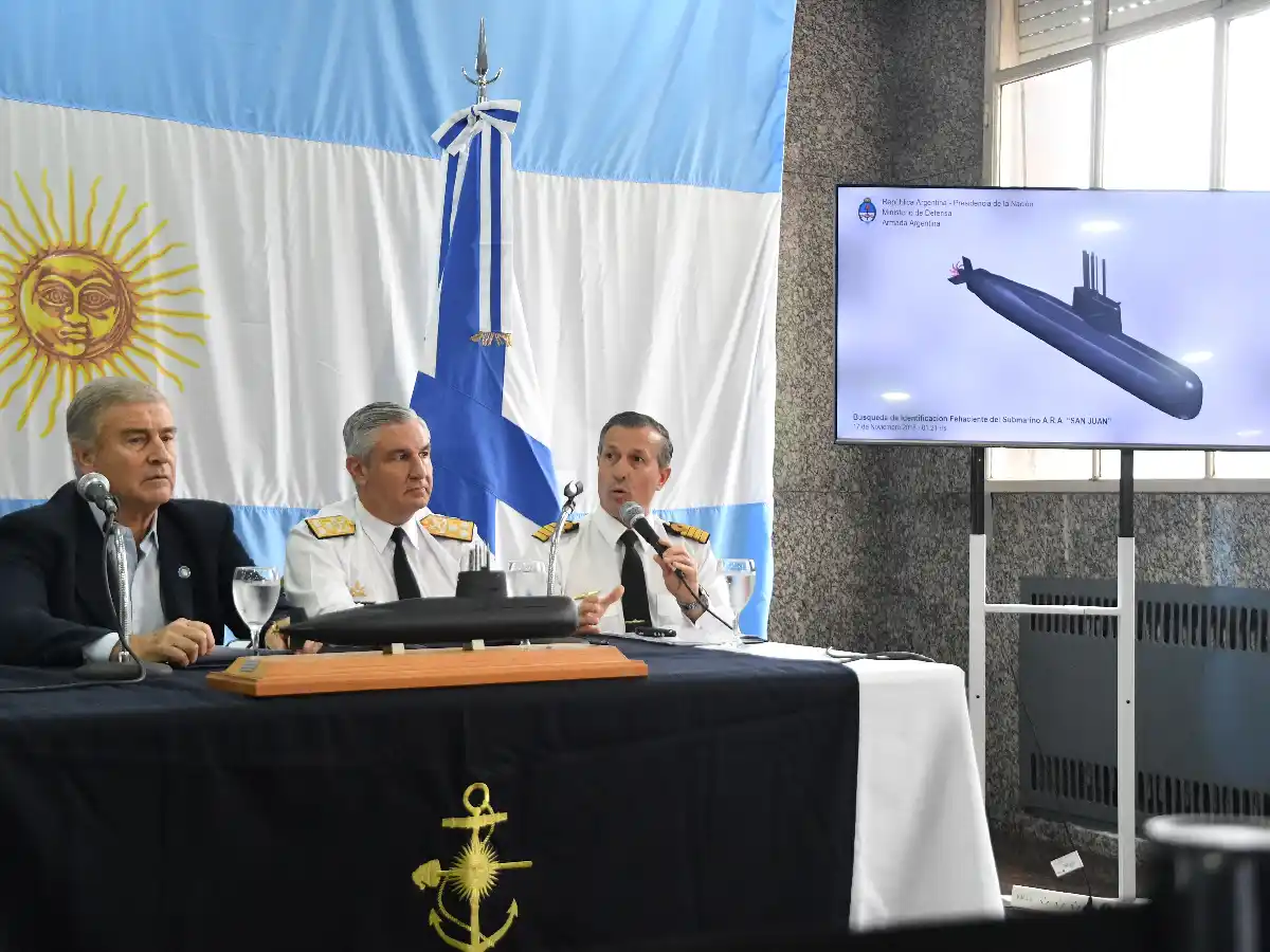 El submarino "podría haber implosionado, colapsado muy cerca del fondo"