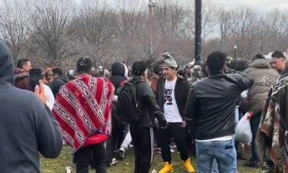 Migrantes ecuatorianos en tela de juicio por las autoridades, tras celebración de carnavales en Nueva York