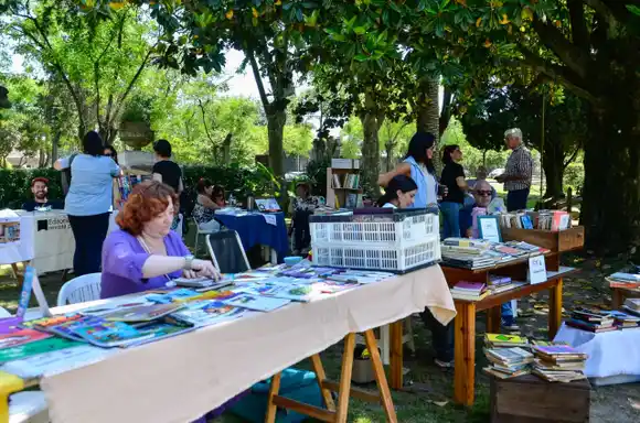 La Feria del Libro de Chascomús cerró una exitosa edición y la inauguración de la muestra "El hábitat que habitamos"