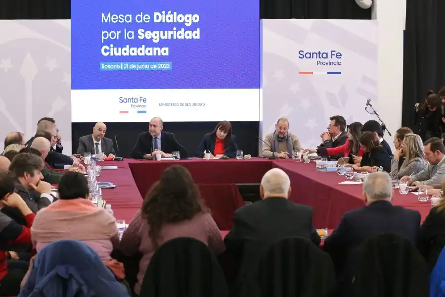 La Provincia realizó la primera reunión de la Mesa de Diálogo por la Seguridad Ciudadana