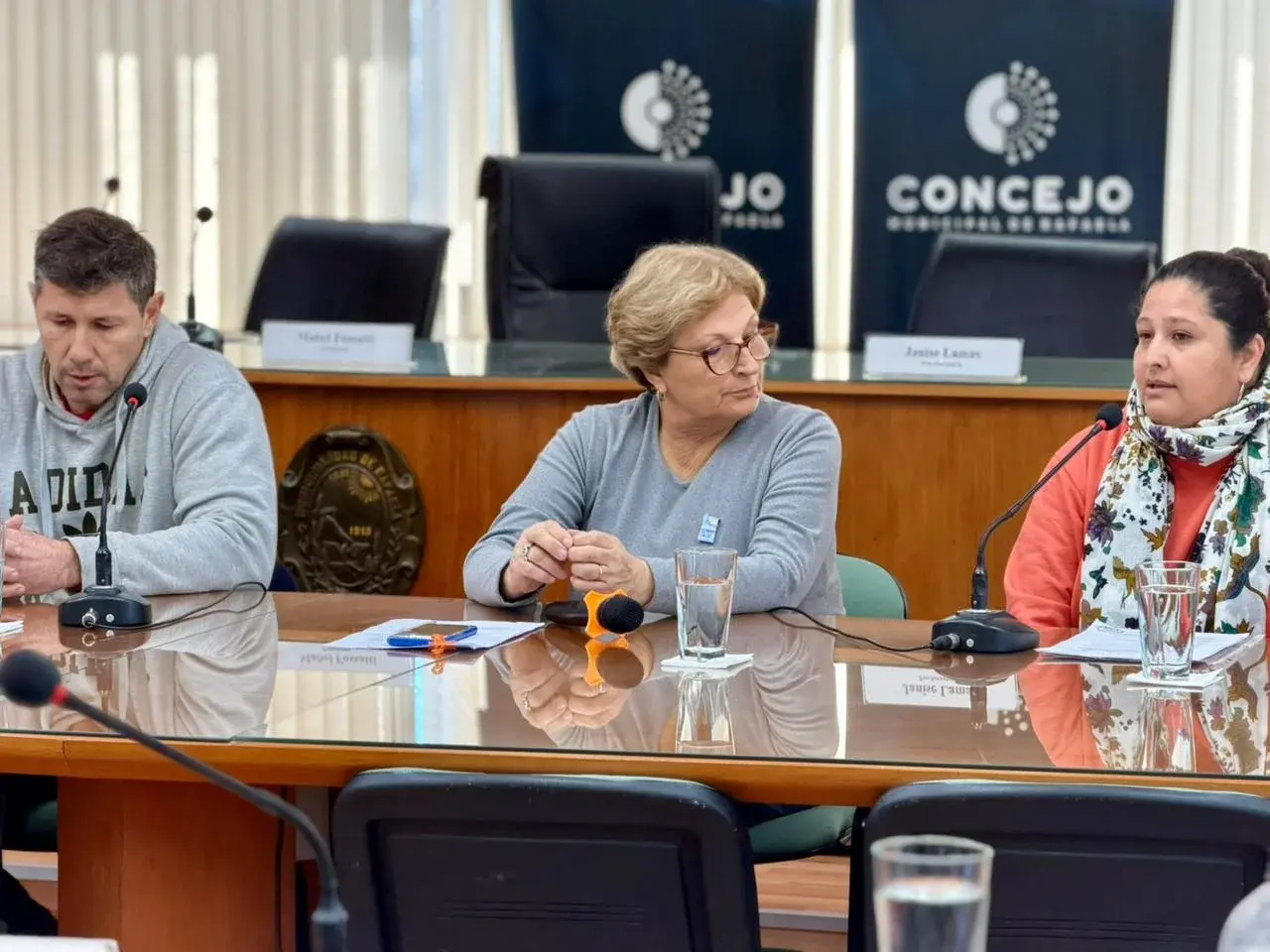 Los concejales escucharon los planteos de vecinos del barrio Mora