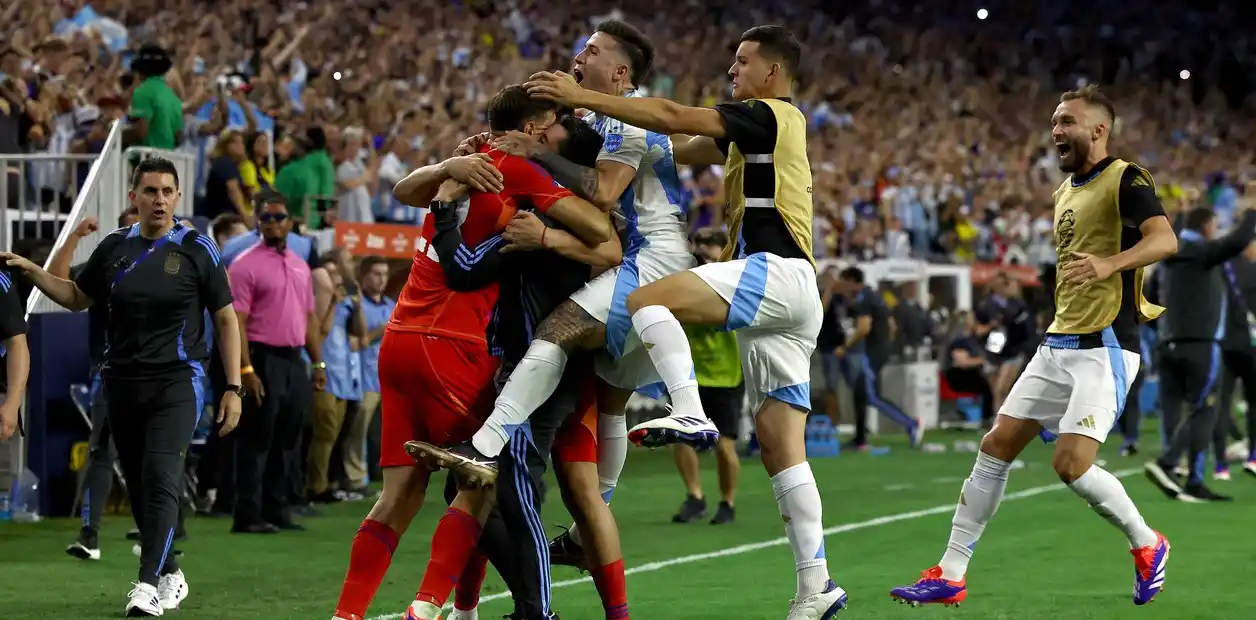 Dibu fue otra vez enorme y Argentina es semifinalista