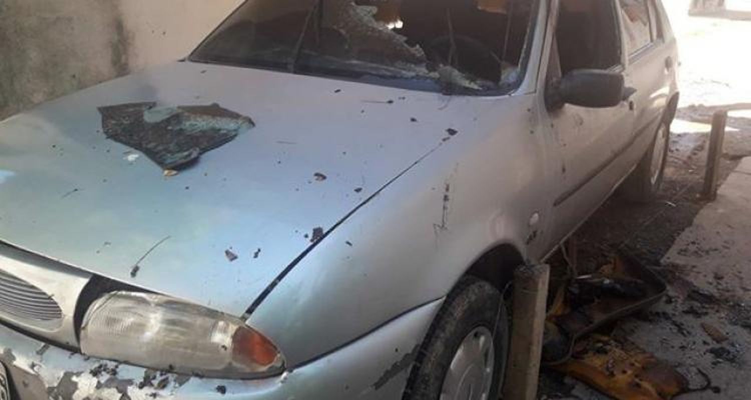 Incendiaron un auto en las 104 Viviendas