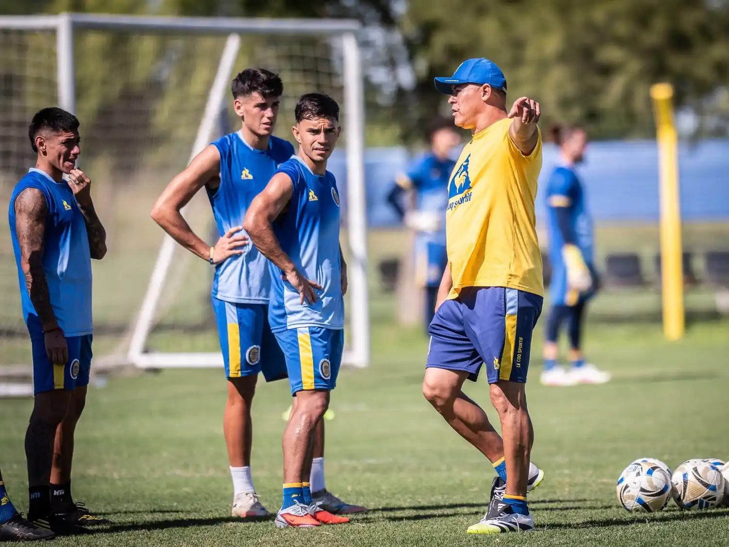 Central sigue afinando el equipo de cara al debut frente a Belgrano: más amistosos y algunas pistas del once de Almirón