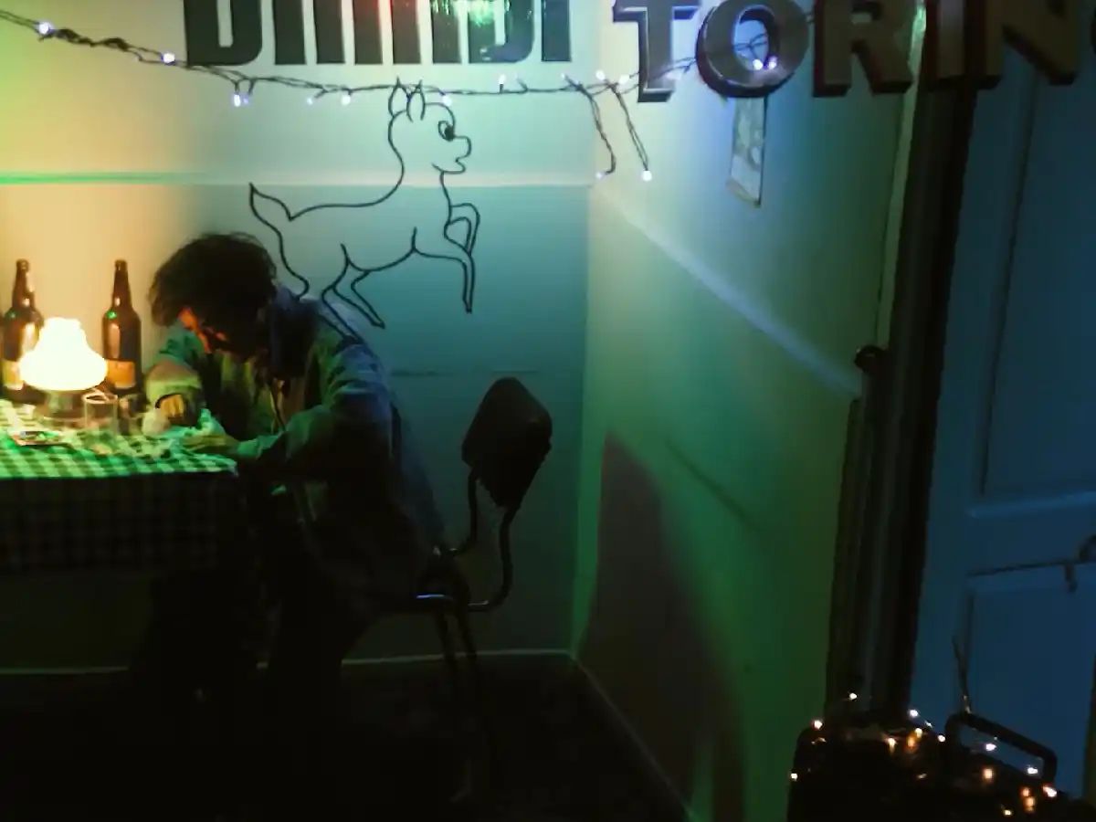 Una sombra azul  que no desaparece