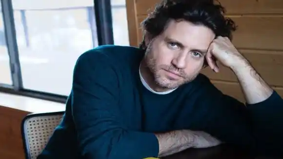 “Mi corazón no aguanta más dolor”: Edgar Ramírez golpeado por la muerte de familiares a causa de la COVID-19