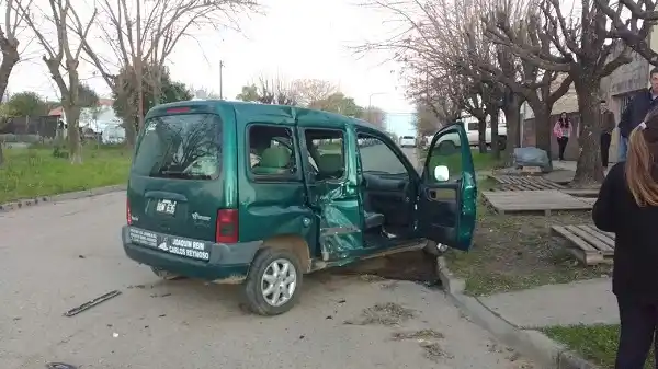 Una niña y un motociclista sufrieron lesiones en un choque en Urdinarrain