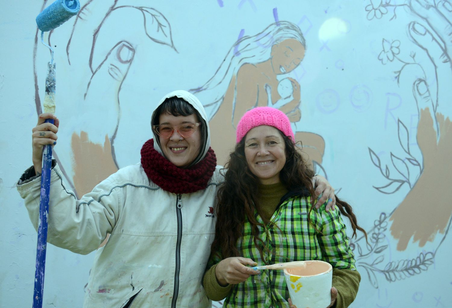 Millena Carpenter y Valeria Balmaceda están a cargo del mural.