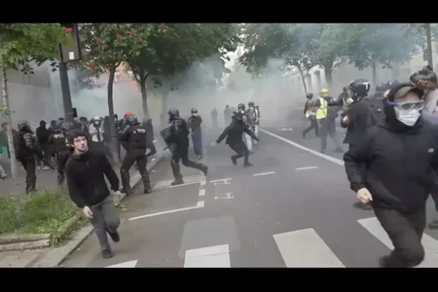 Francia: choques de manifestantes y Policía en París durante la marcha por el Día Internacional de los Trabajadores