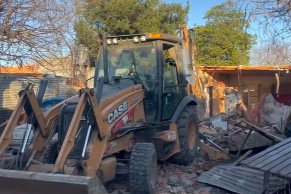 Derrumbaron un punto de venta de drogas en zona noroeste vinculado a tres crímenes