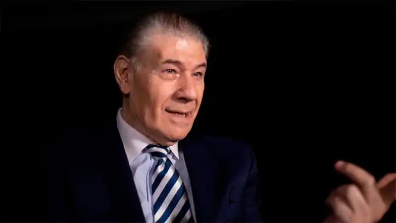 Víctor Hugo sale de terapia intensiva: "Miro mi cuerpo y lo veo envejecido"