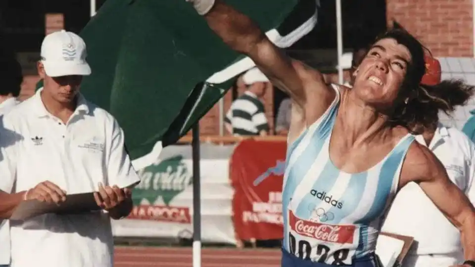 Archivo Ecos Diarios - Glorias y símbolos: Ana María Comaschi y el San Martín de pie