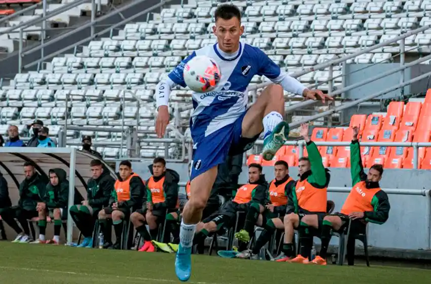 Alvarado busca afirmarse