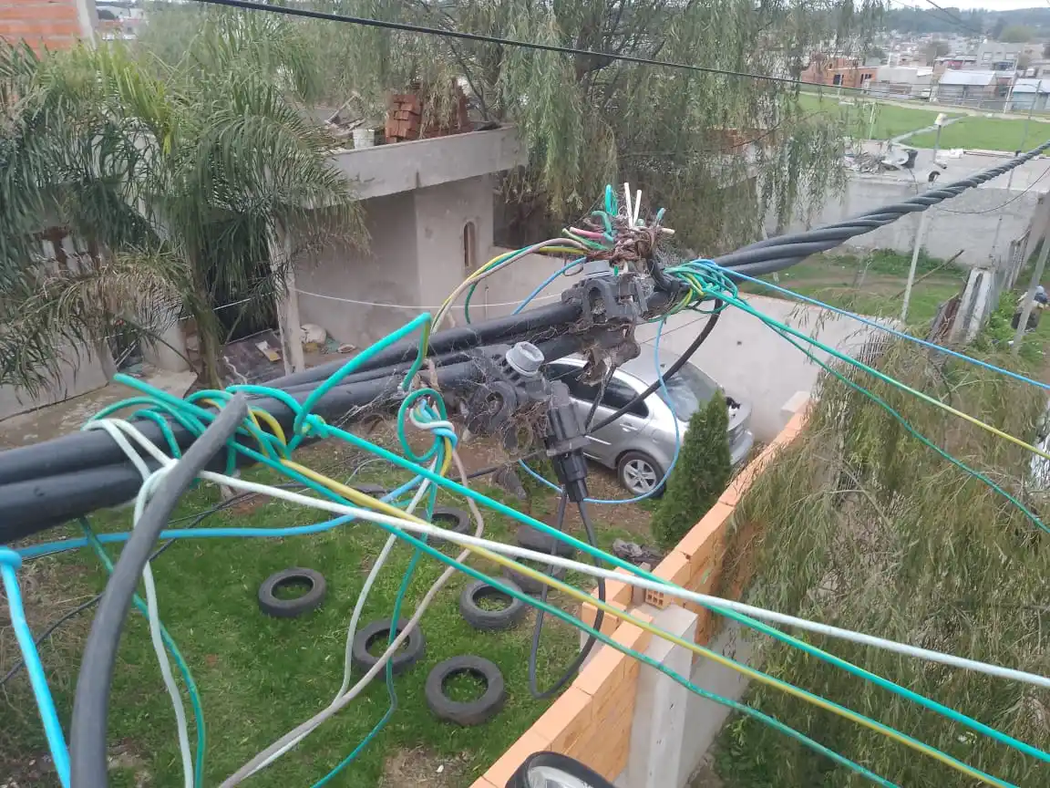 Tras un nuevo operativo en la toma de Movediza, desde la Usina alertaron por grave riesgo eléctrico