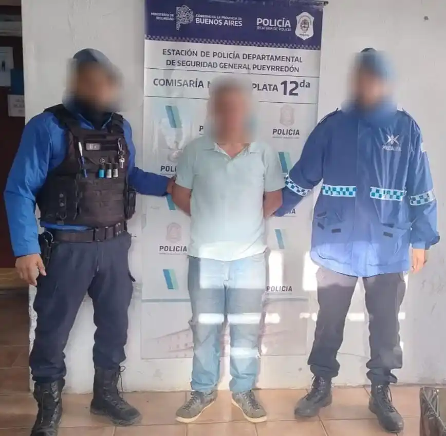 Le quiso robar el celular a una chica y la golpeó en la cara