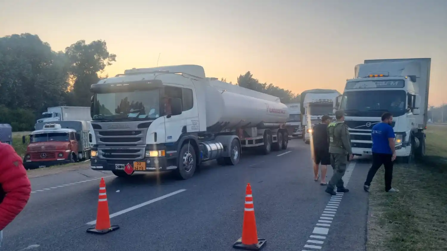 Ruta 9: alerta por demoras y cortes sobre la autopista por la protesta de transportistas