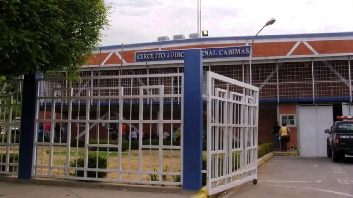 ¡TRAS LAS REJAS! Ordenan privativa de libertad a MADRE DESALMADA que ahogó a sus dos niñas en Zulia