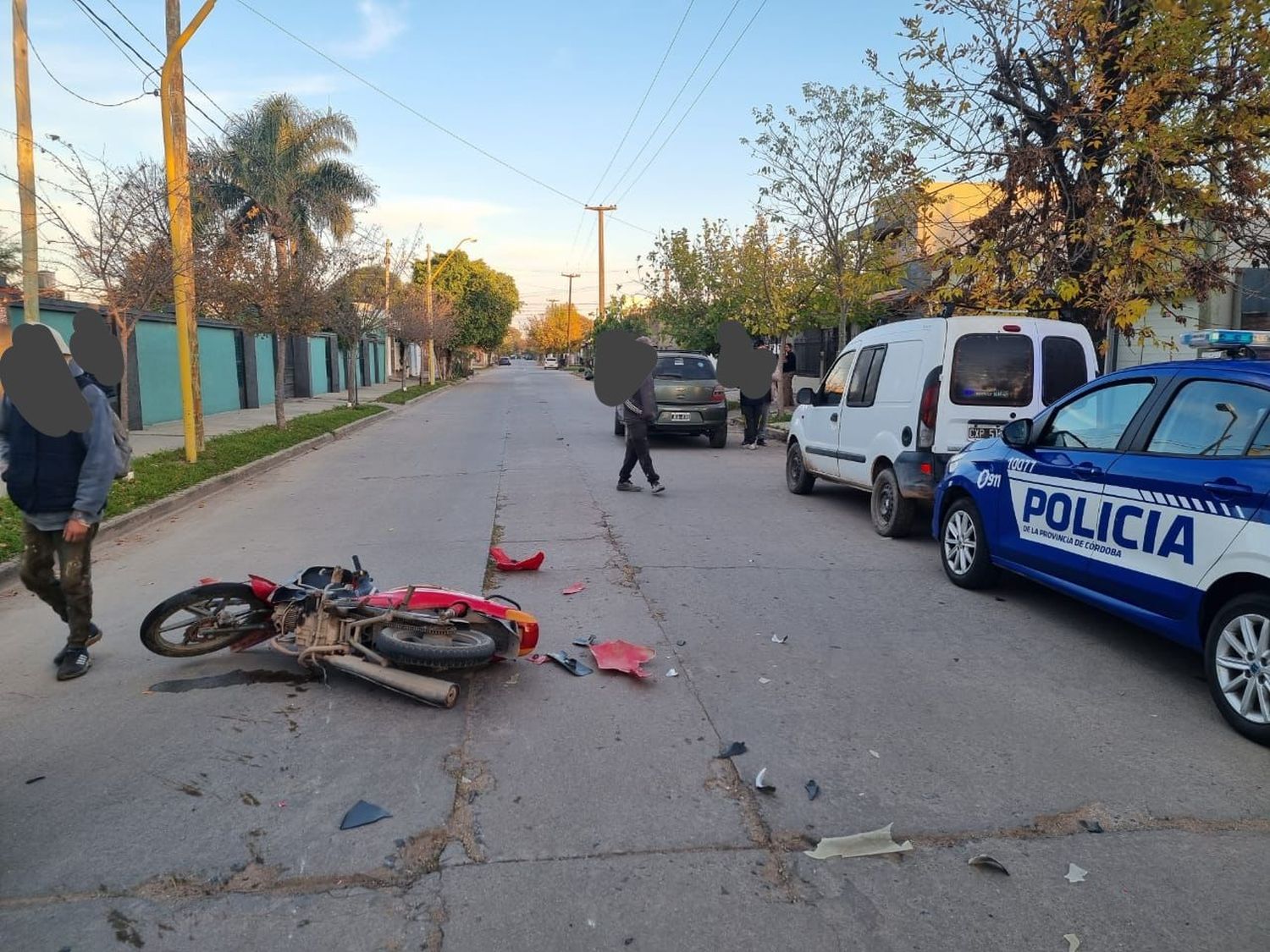 El conductor de la moto se llevó la peor parte.