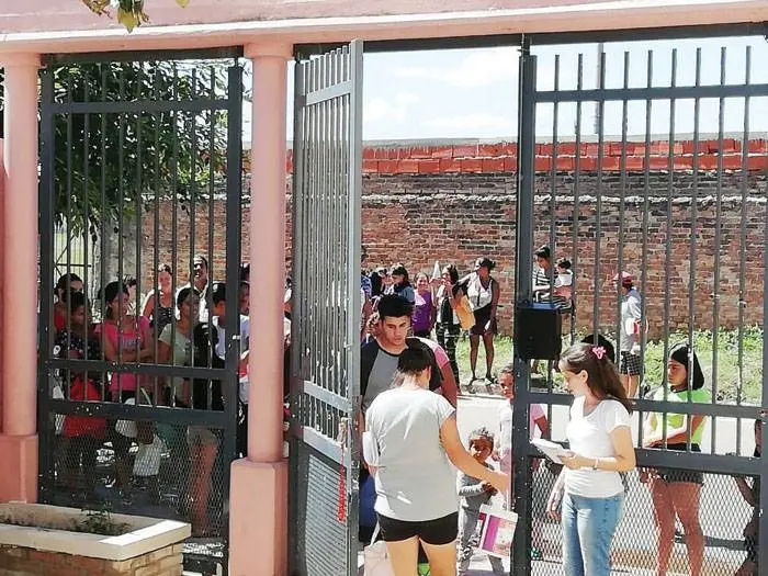 Una escuela que con pocos recursos y un gran corazón, continúa enseñando en cuarentena