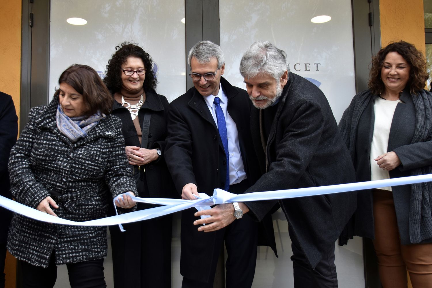 Filmus y la presidenta del Conicet inauguraron un edificio en Bahía Blanca para hacer investigación