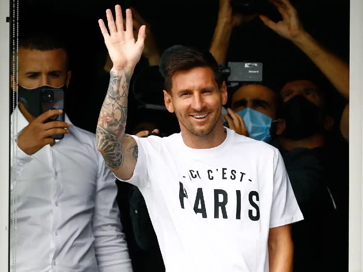 Messi llego a Francia para sumarse al PSG
