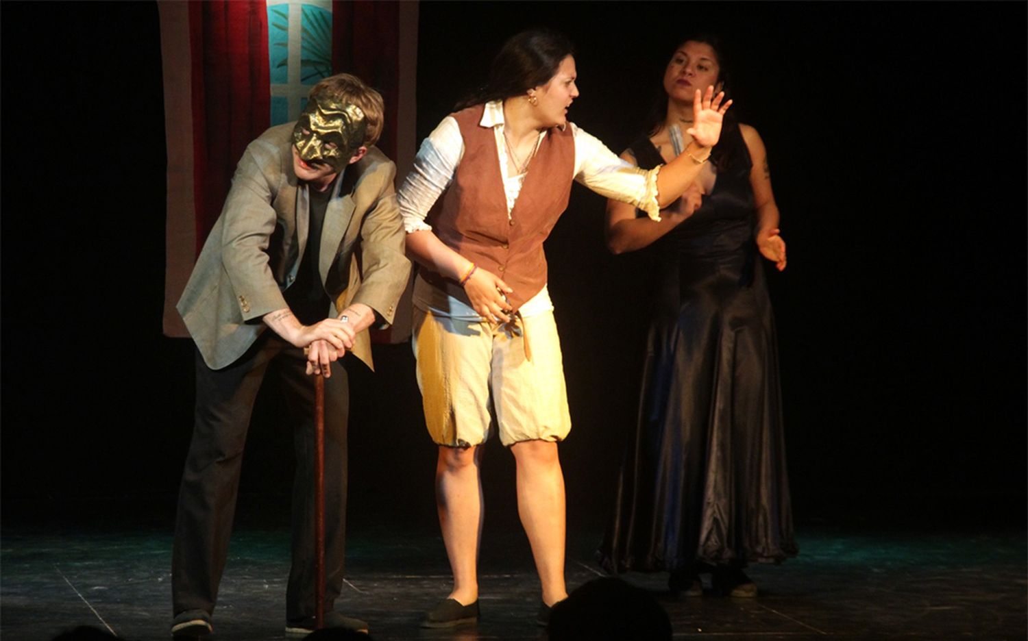 “Los chicos salen muy contentos del teatro y nos deja muy felices al grupo de organizadores”