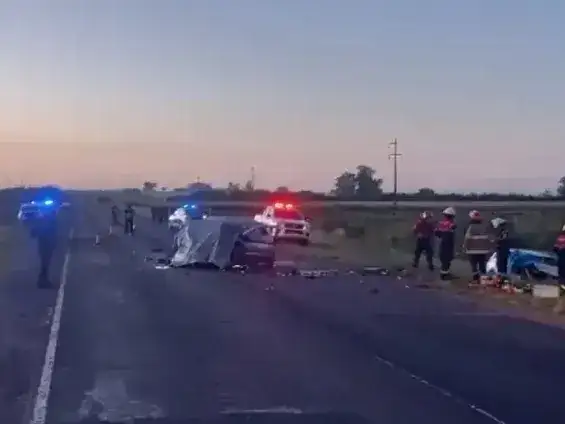 Trágico choque frontal en la Ruta 20 dejó tres muertos cerca de Gilbert