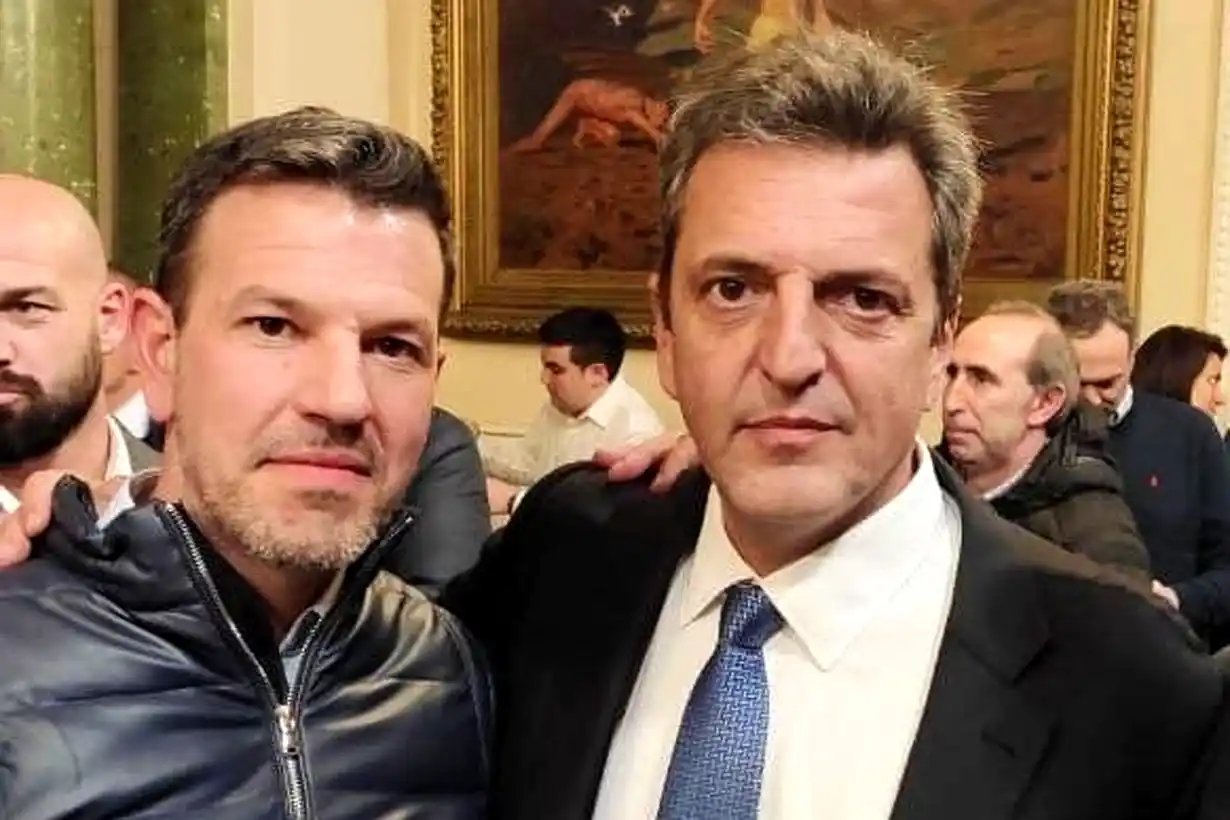 El intendente Maximiliano Sciani junto a Sergio Massa.