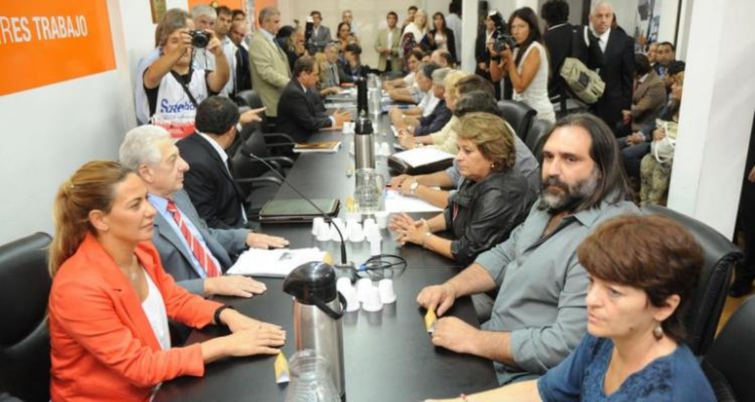 Docentes consideraron “insuficiente” la nueva oferta laboral