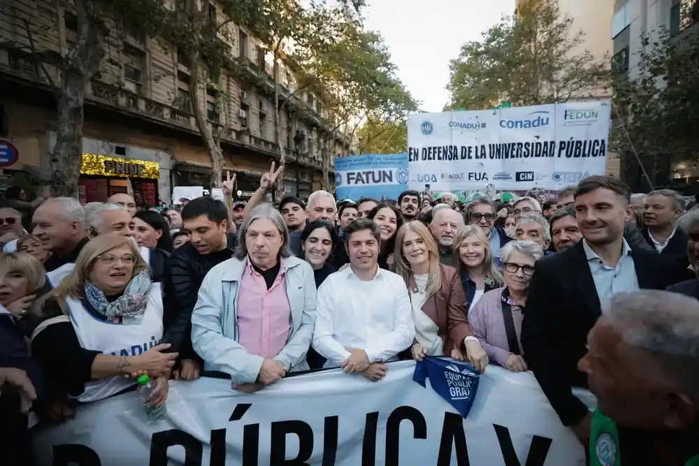 Kicillof en la Cuarta Marcha Federal Universitaria.